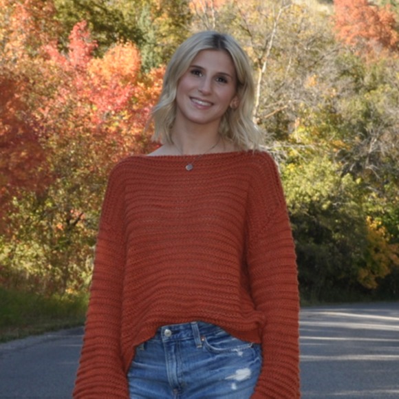 Meet your Posher, Claire - Picture 1 of 1